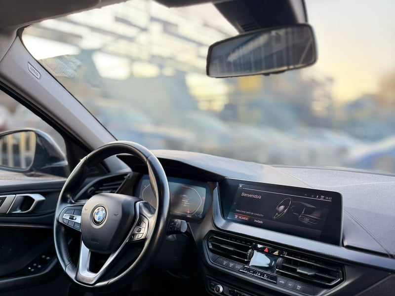 BMW 118i 2021 - Imagen 8 de 11
