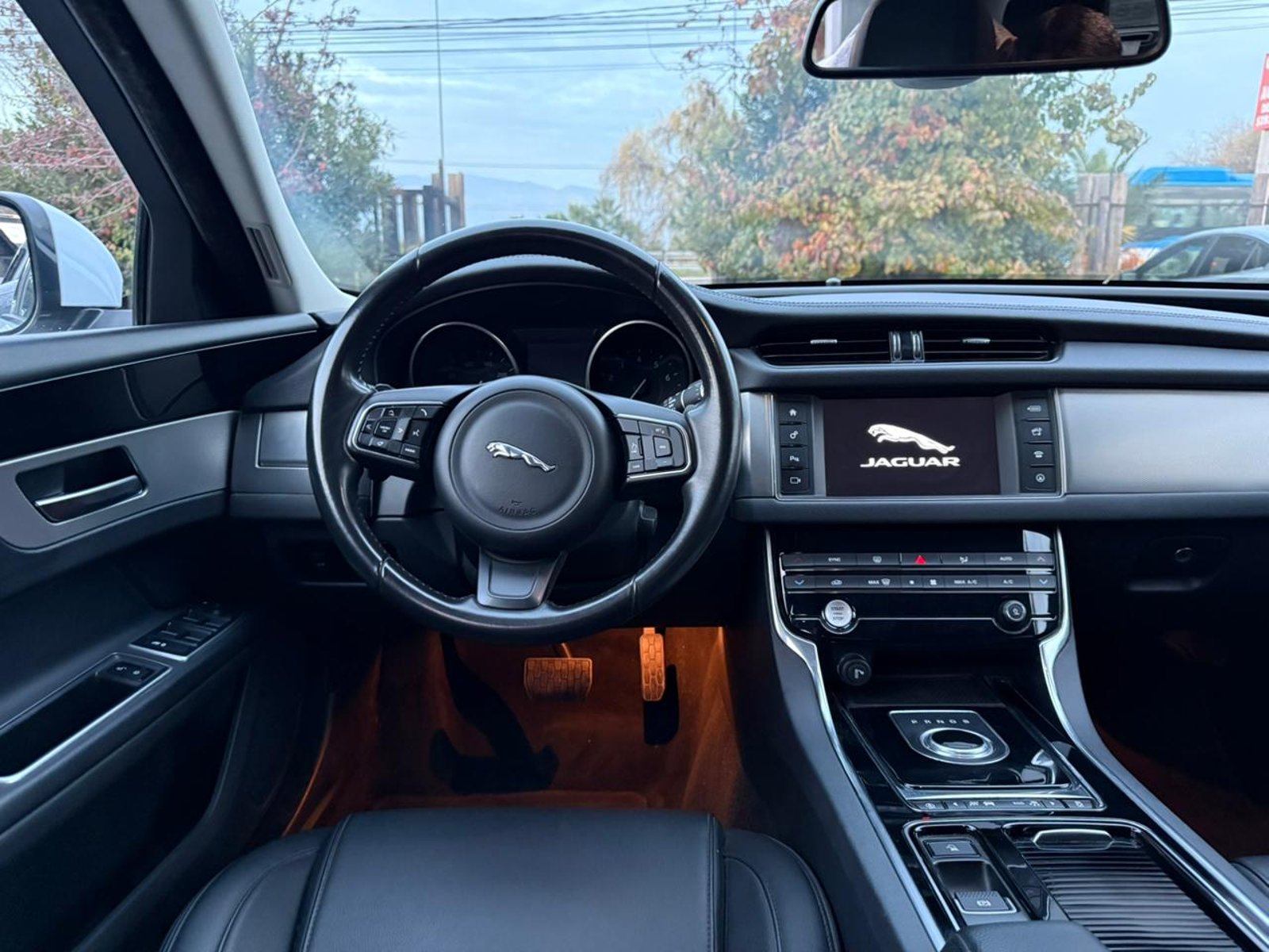 Jaguar Xf Pure 2019 - Foto 4 de 10