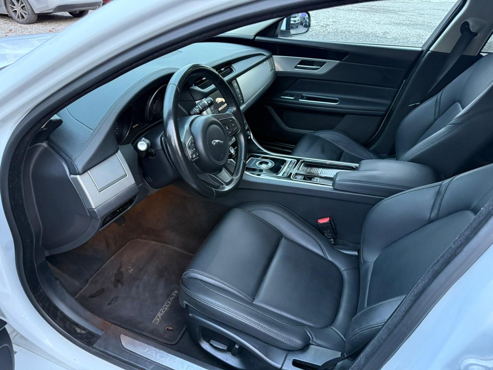 Jaguar Xf Pure 2019 - Imagen 6 de 10