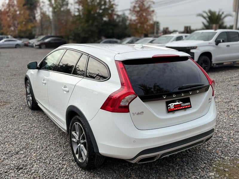 Volvo V60 Cc D4 2018 - Imagen 4 de 10