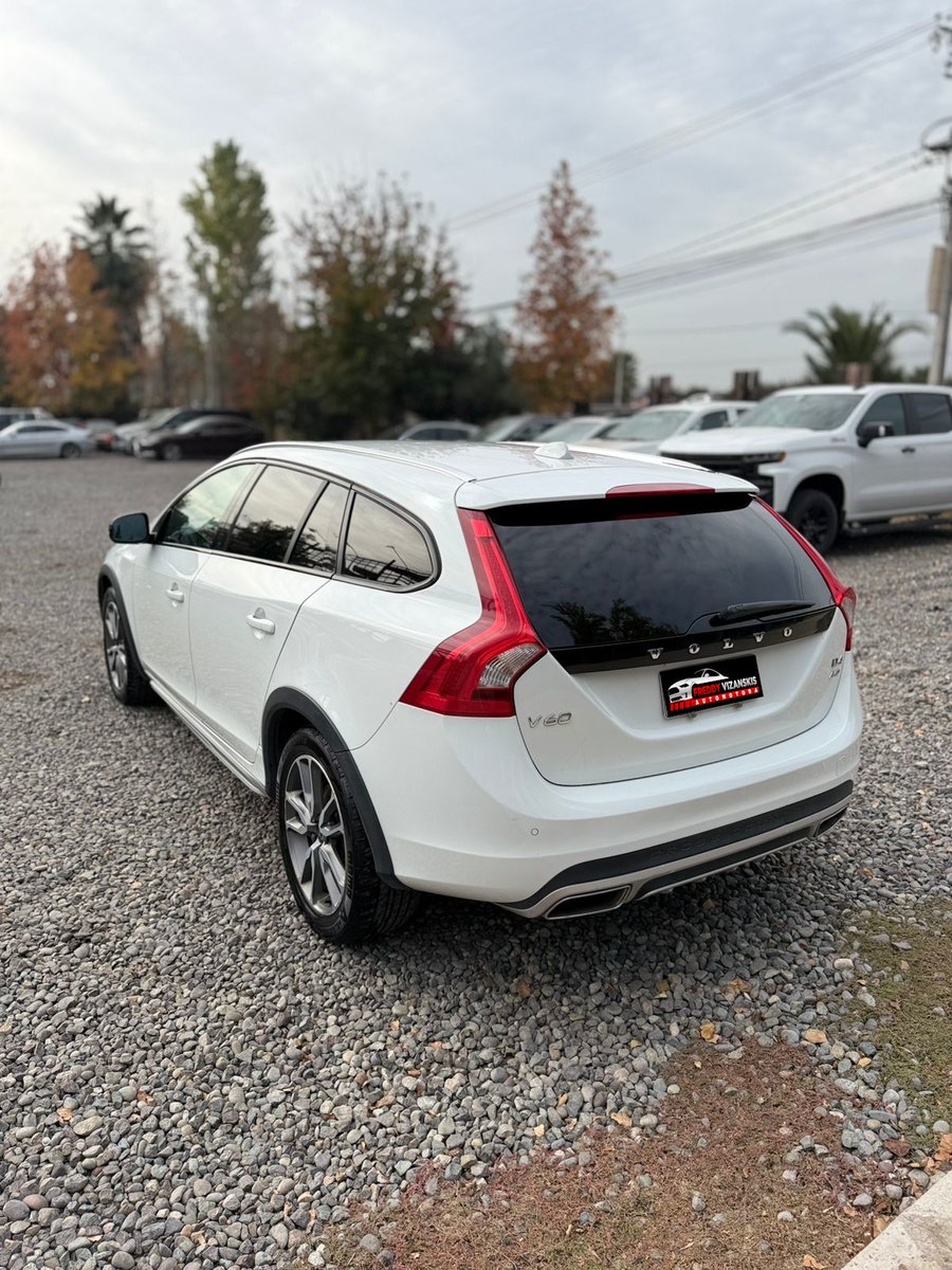 Volvo V60 Cc D4 2018 - Imagen 4 de 10