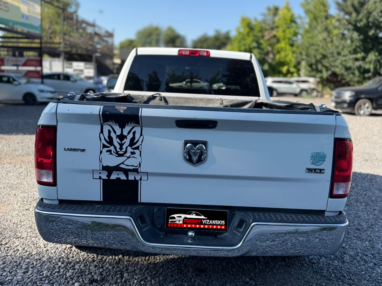 RAM 1500 2010 - Foto 5 de 12
