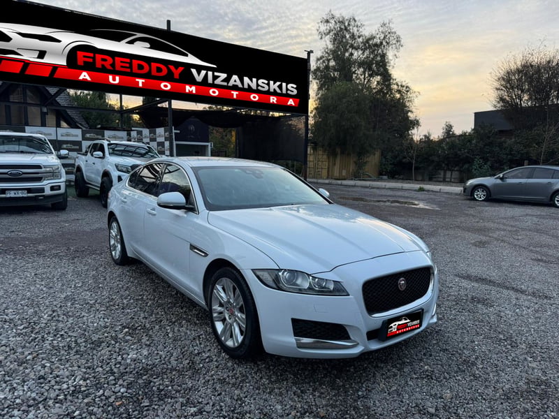 Jaguar Xf Pure 2019 - Imagen 3 de 10