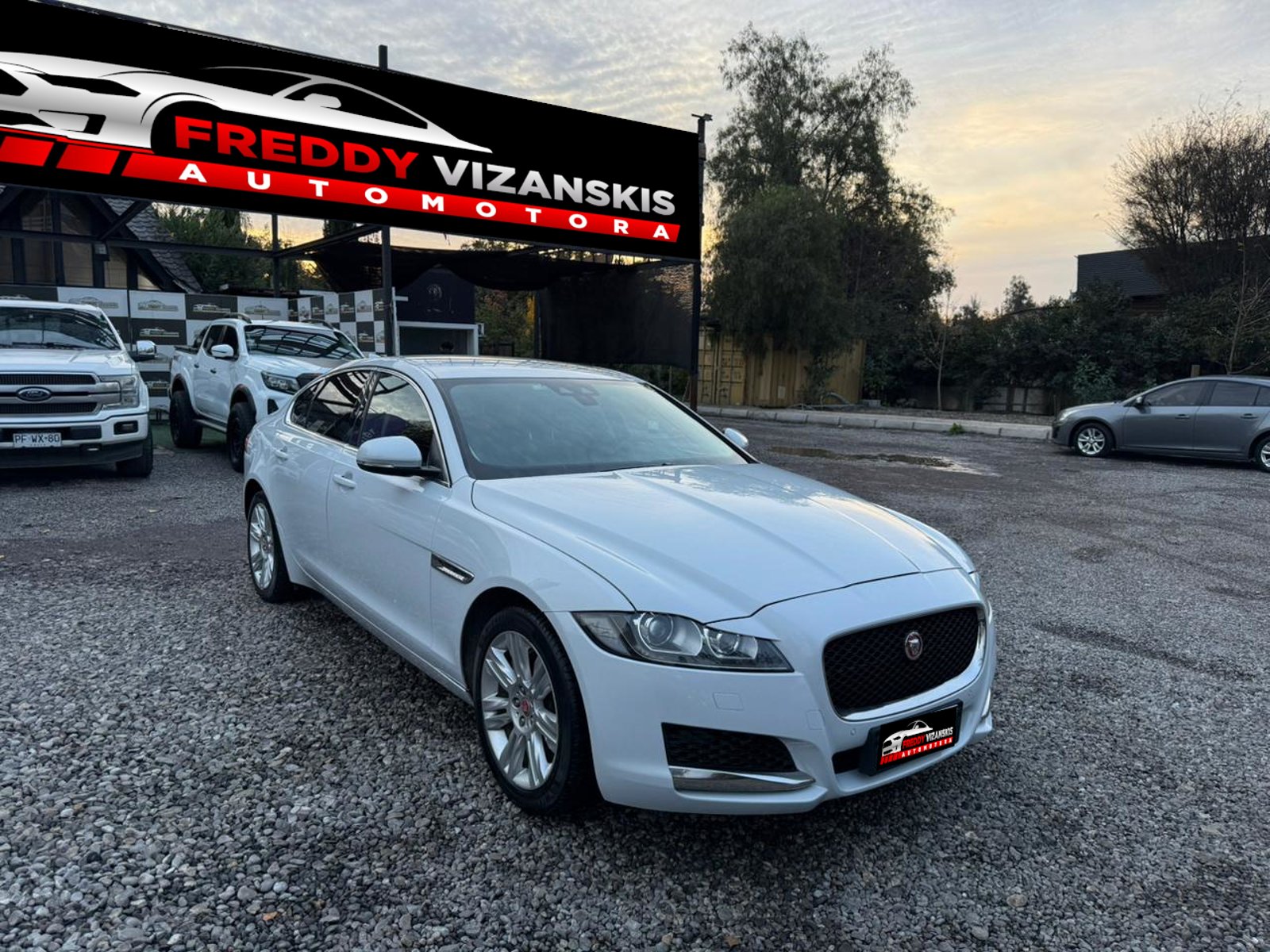 Jaguar Xf Pure 2019 - Foto 3 de 10