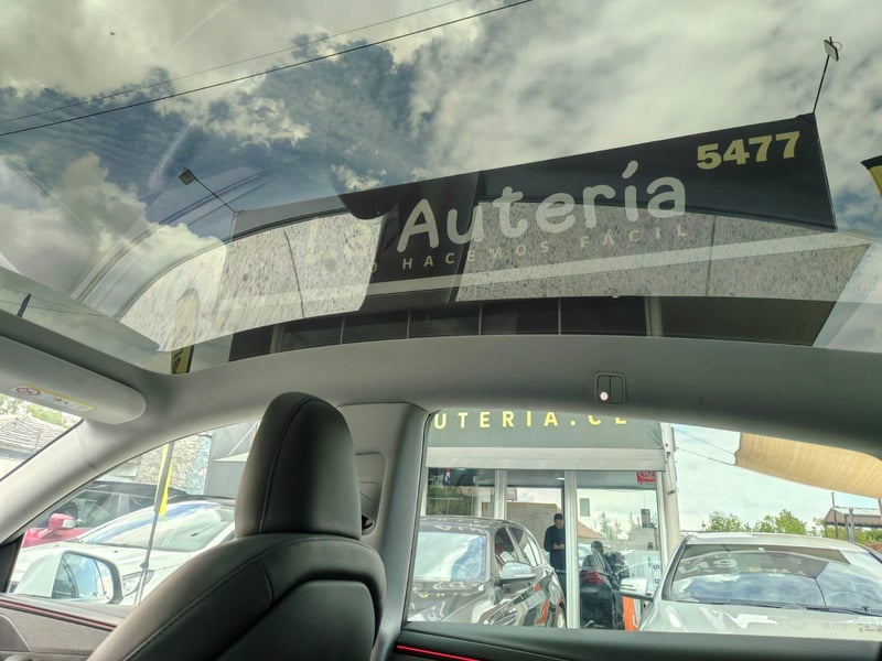 Tesla MODEL Y 2025 - Imagen 17 de 18