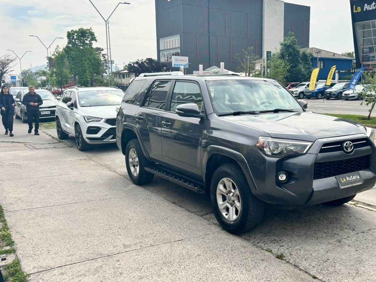 Toyota 4RUNNER 2022 - Foto 2 de 20