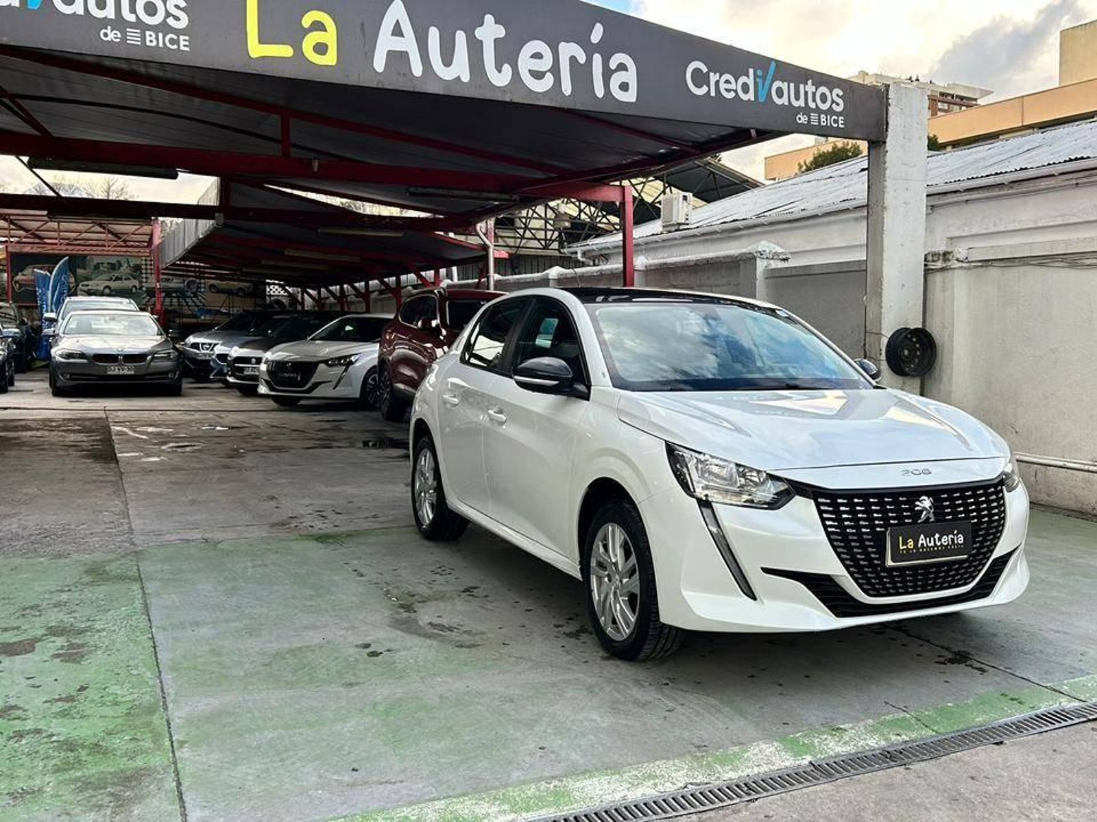 Peugeot 208 2024 - Foto 2 de 20