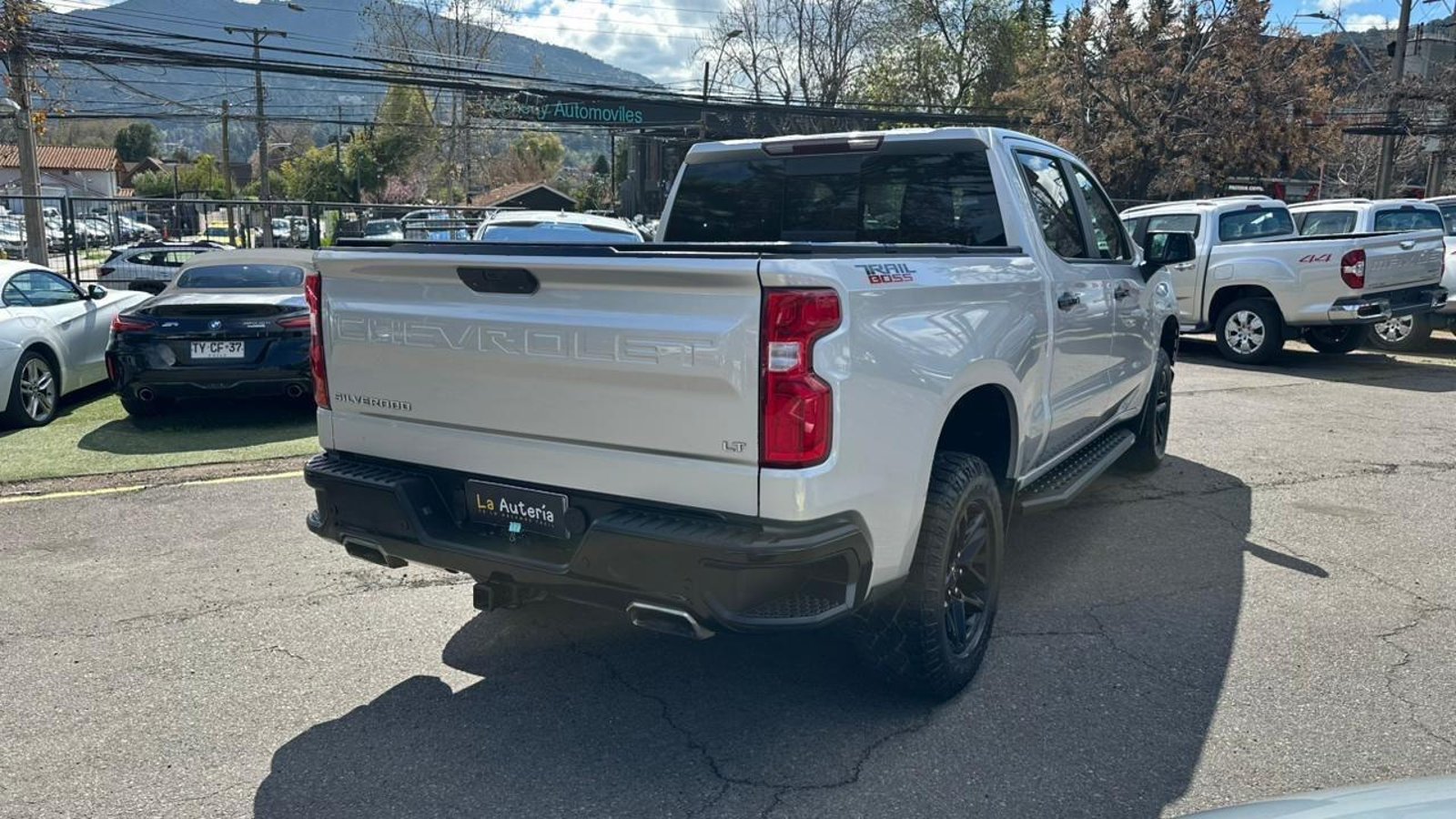Chevrolet SILVERADO 5.3L DOBLE CAB 4P AT 2021 - Imagen 6 de 20