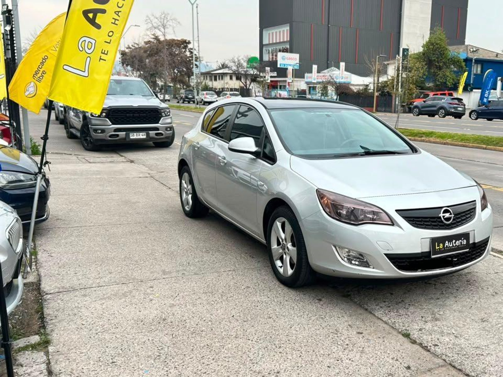 Opel Astra 2013 - Foto 2 de 19