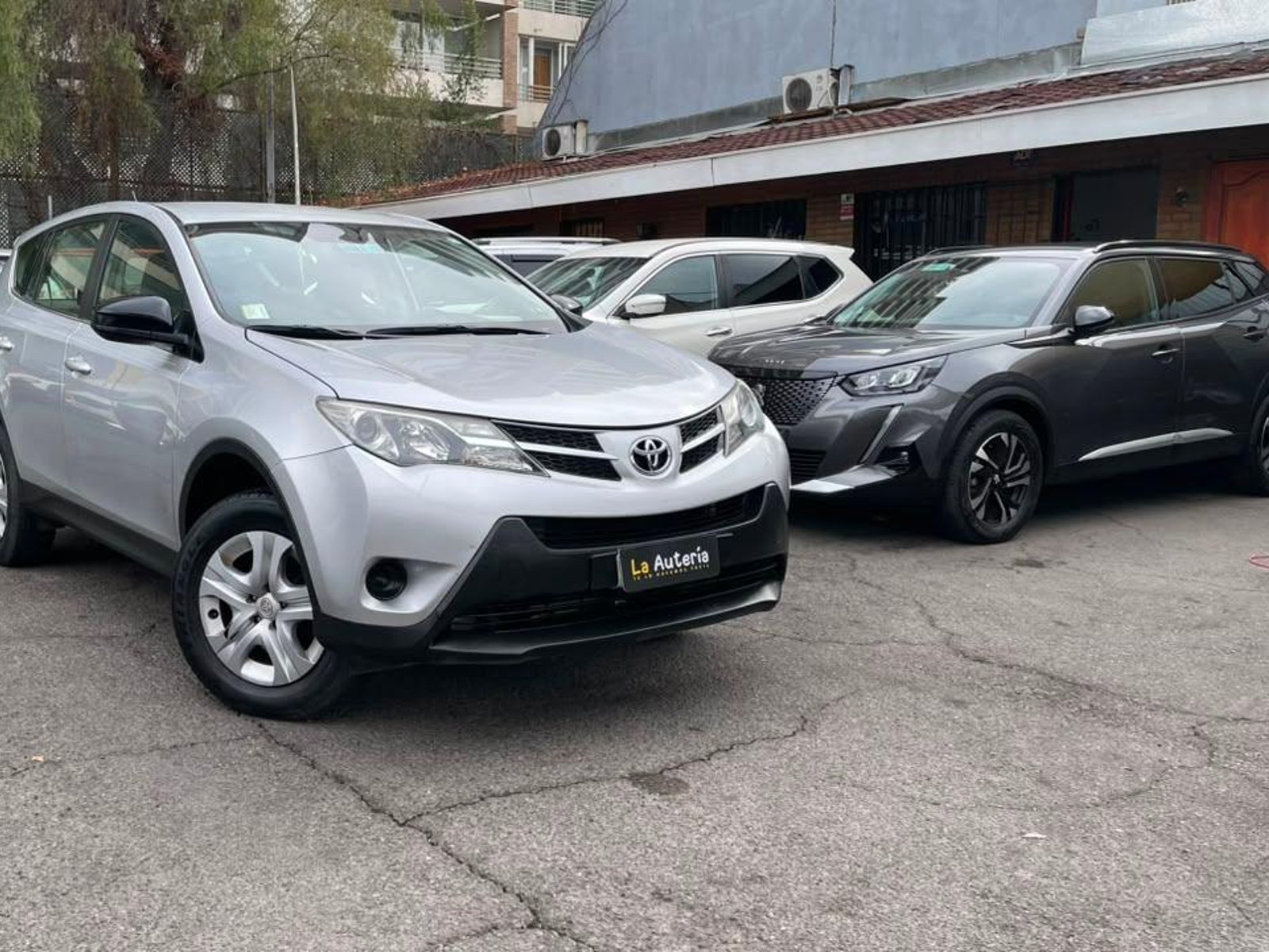 Toyota RAV4 2015 - Foto 2 de 18