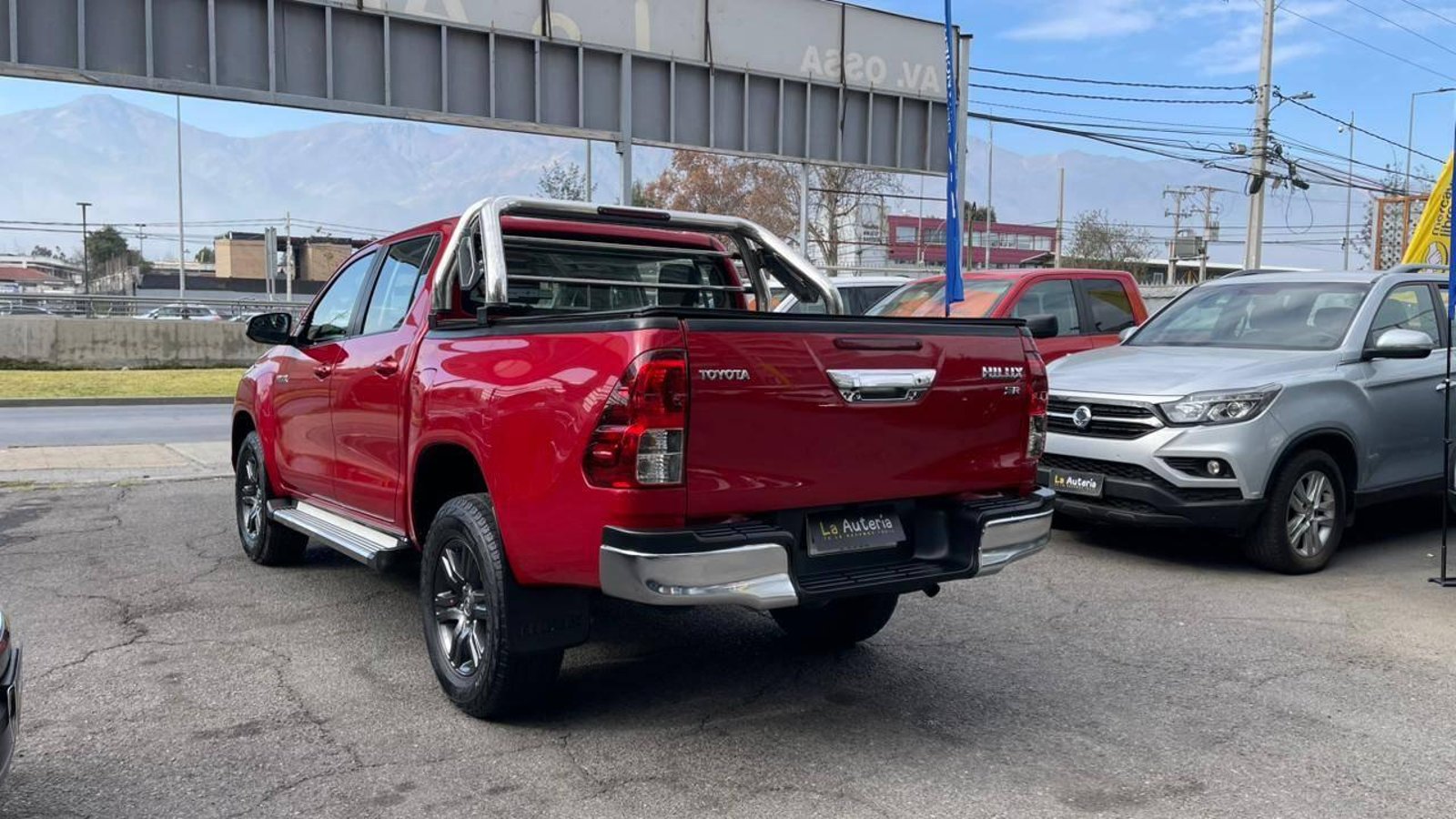 TOYOTA HILUX 2022 - Foto 3 de 18
