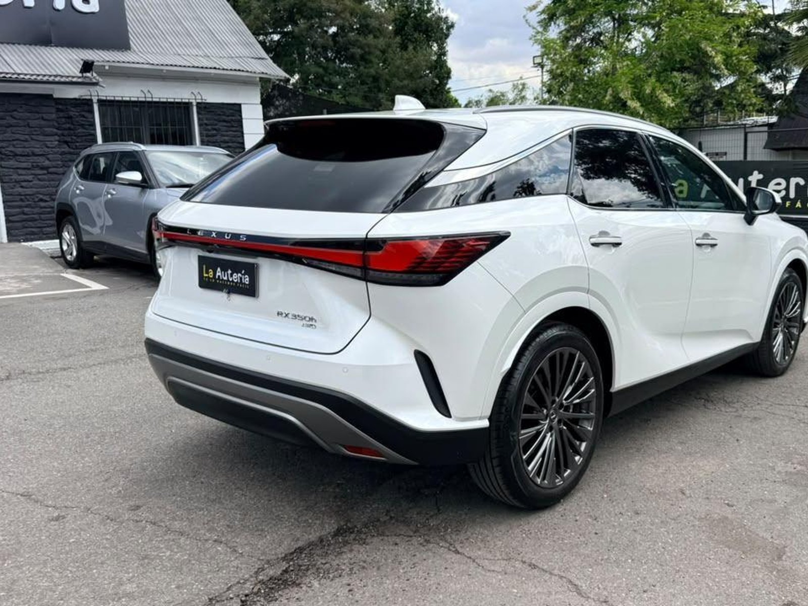 Lexus RX350H 2.5 AWD 2024 - Foto 4 de 20