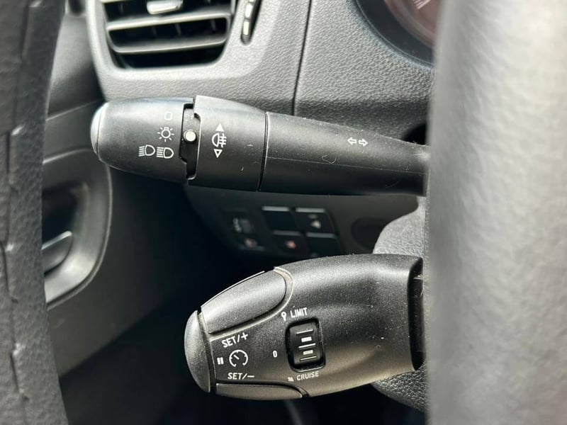Peugeot 301 VTI 2018 - Imagen 15 de 18