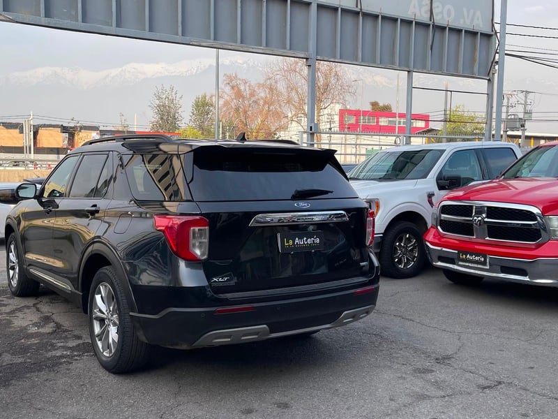 Ford EXPLORER 2024 - Imagen 3 de 18