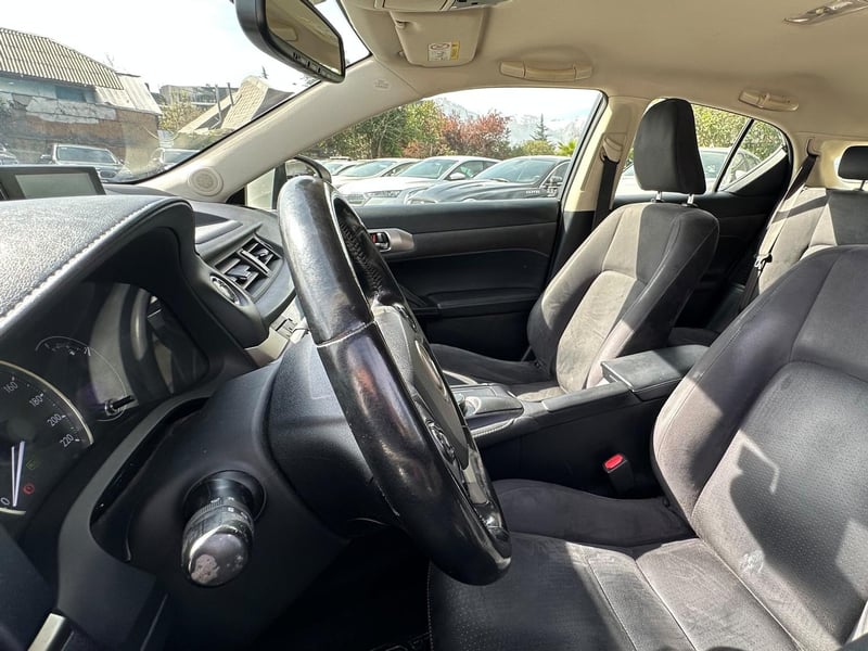 Lexus CT200H 2018 - Imagen 5 de 20
