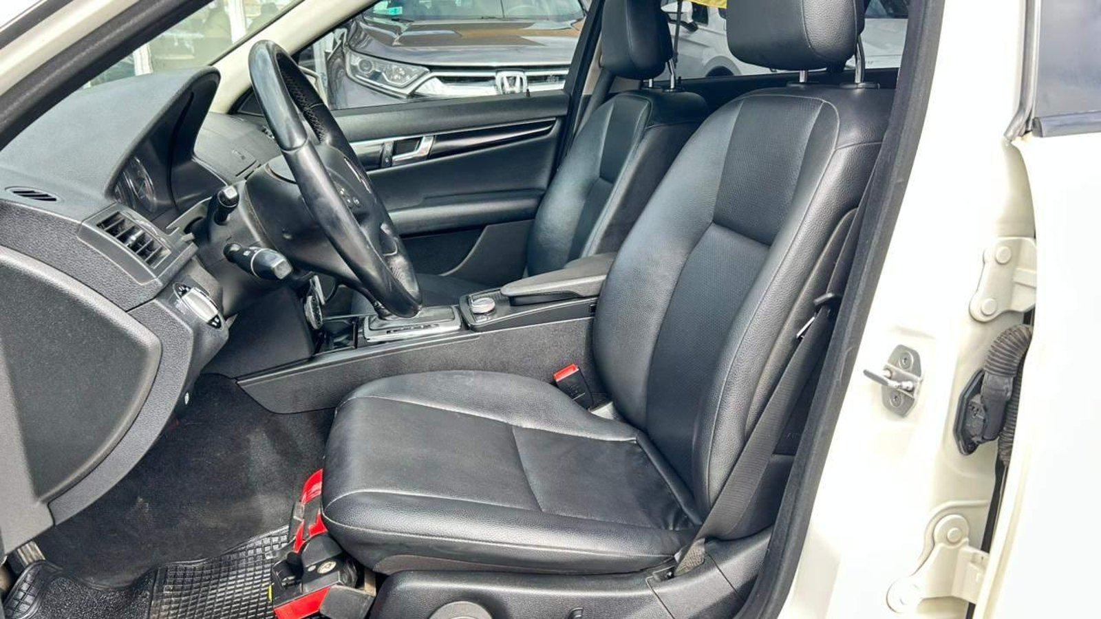 Mercedes-Benz C180 2011 - Imagen 5 de 20