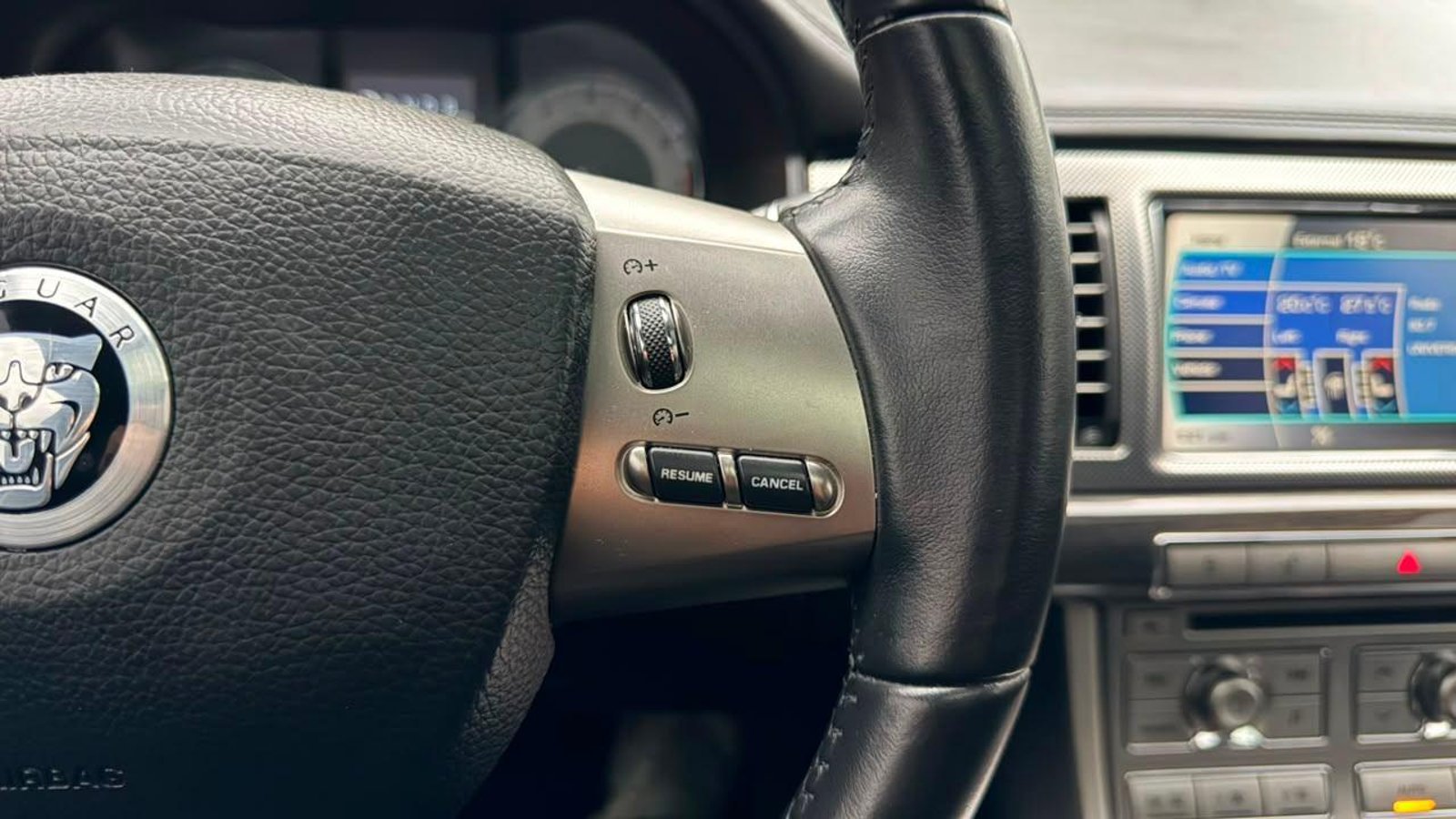 Jaguar XF R 2010 - Imagen 19 de 20
