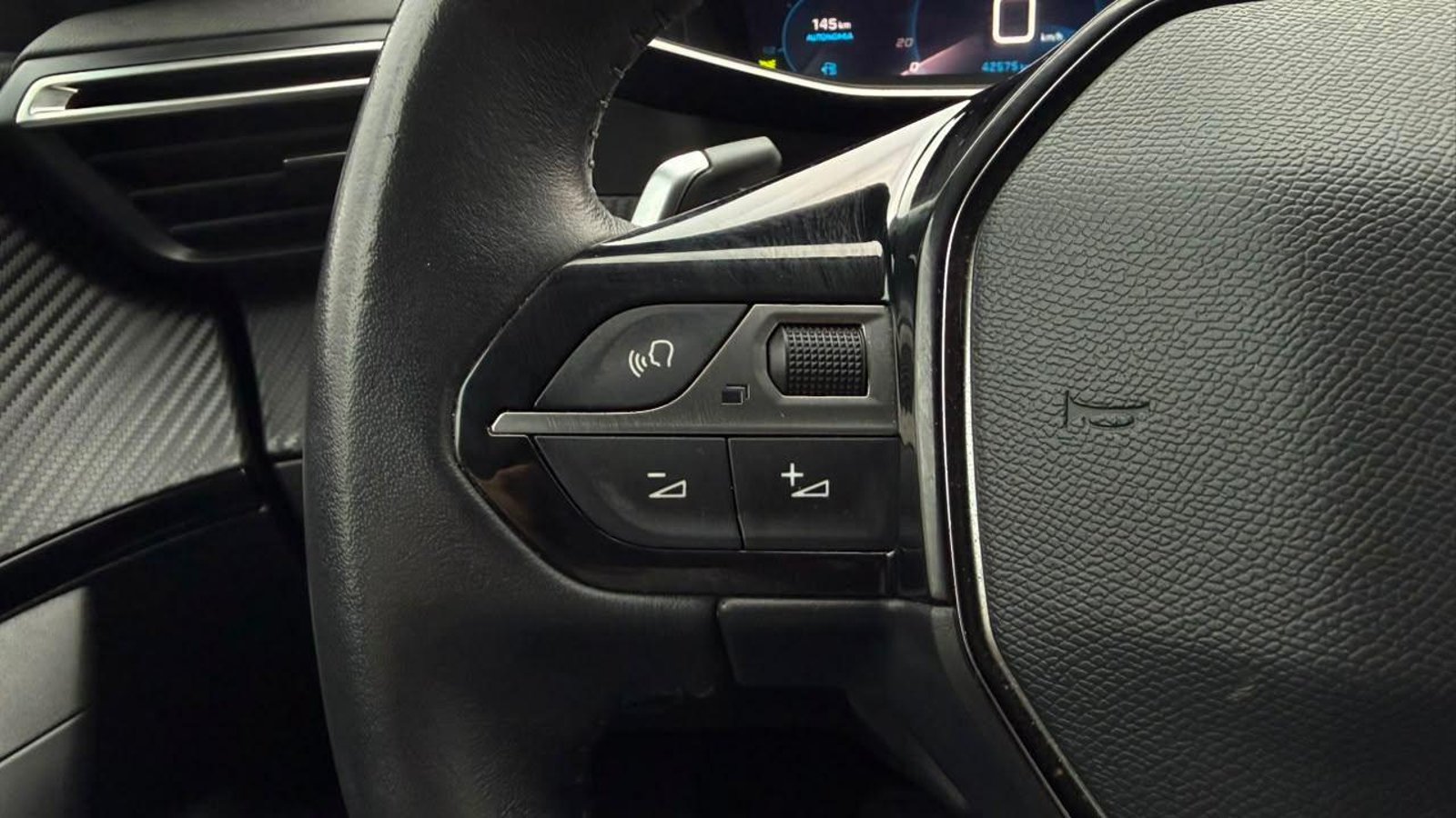 Peugeot 2008 ALLURE 1.2 2022 - Imagen 18 de 20