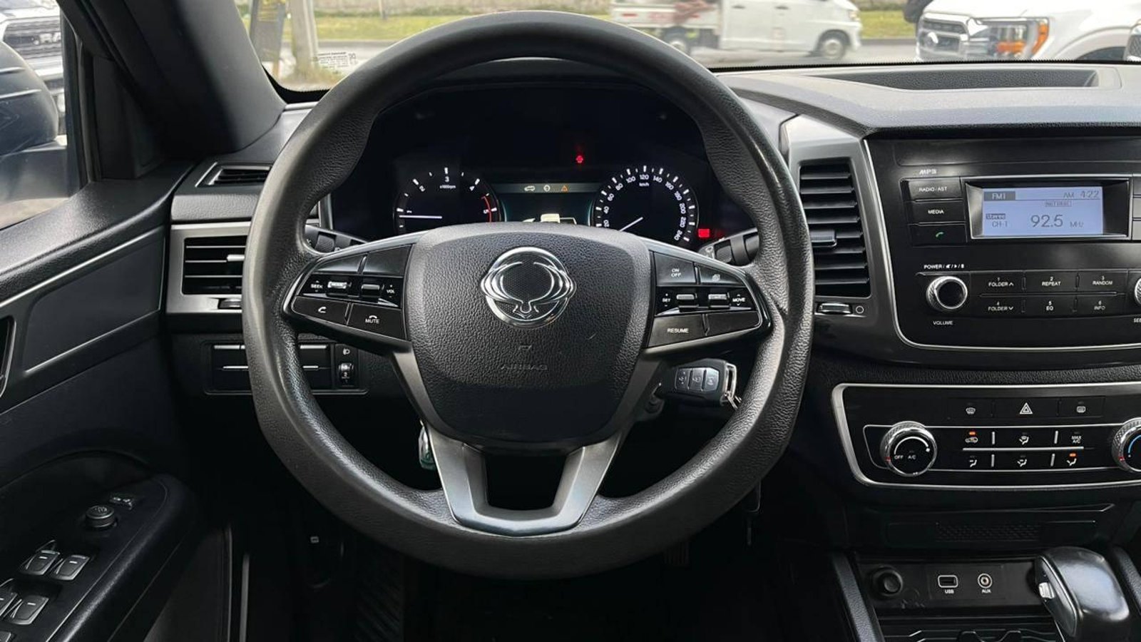 SSANGYONG NEW GRAND MUSSO GLX 2.2 AUT 2022 - Imagen 6 de 14