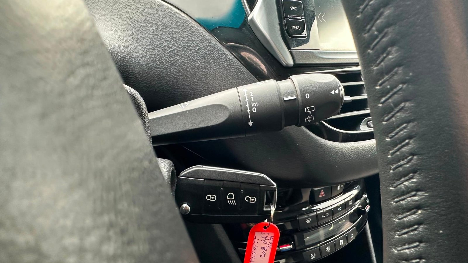 Peugeot 208 PURE TECH HB 1.2 2019 - Imagen 9 de 19