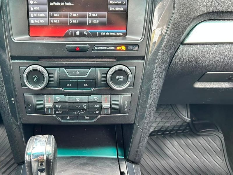 Ford Explorer 2016 - Imagen 17 de 20
