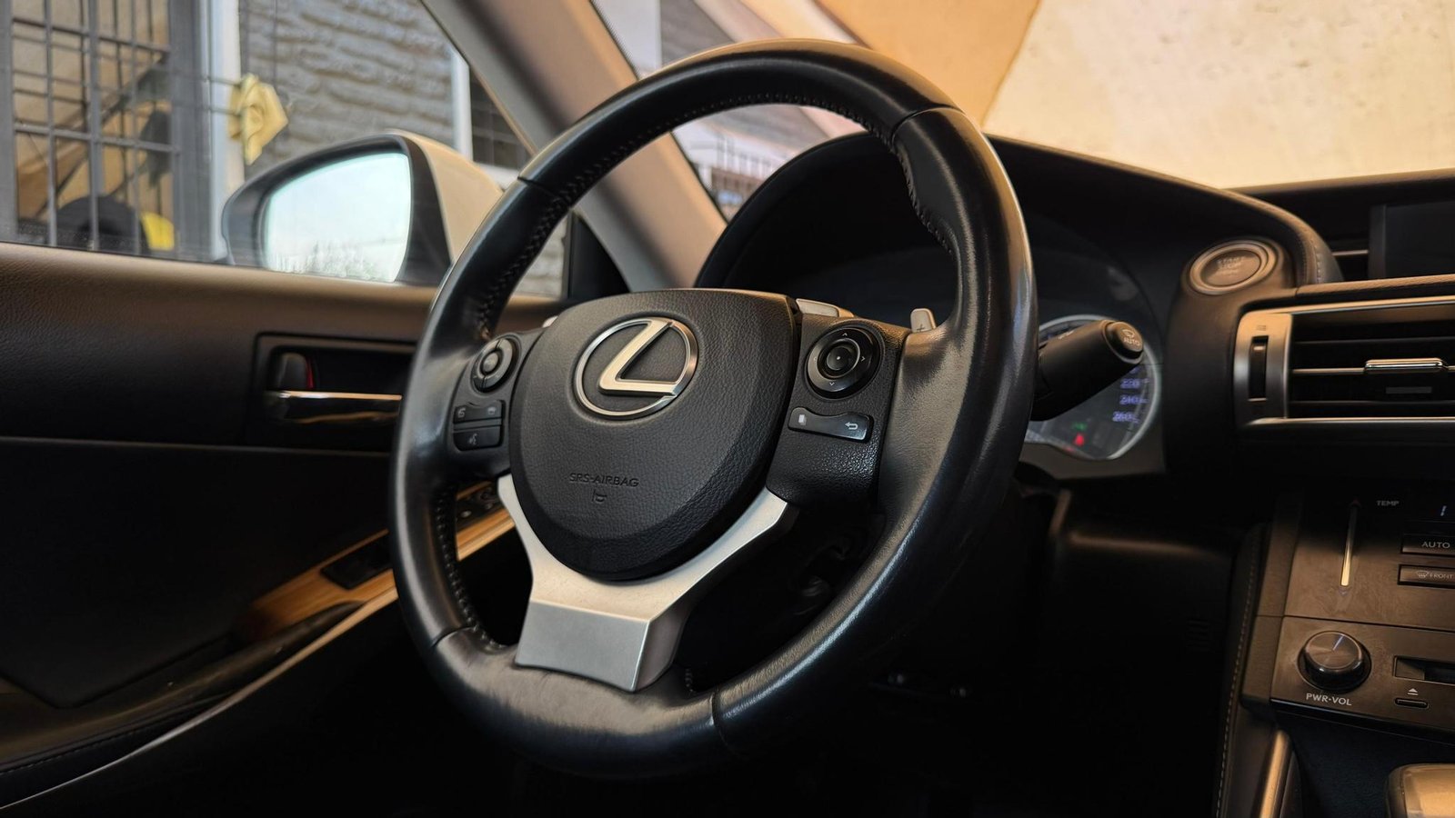 Lexus IS 2014 - Imagen 8 de 20