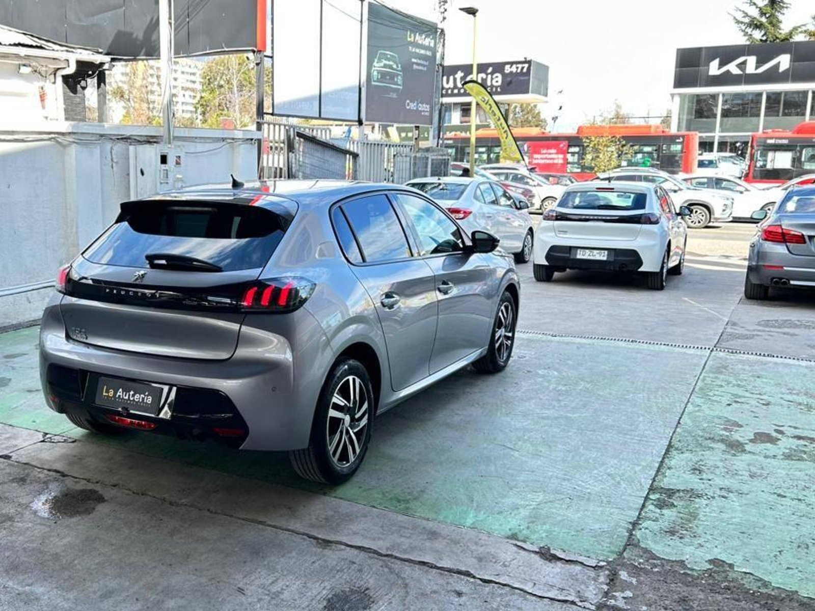 Peugeot 208 2023 - Foto 3 de 20