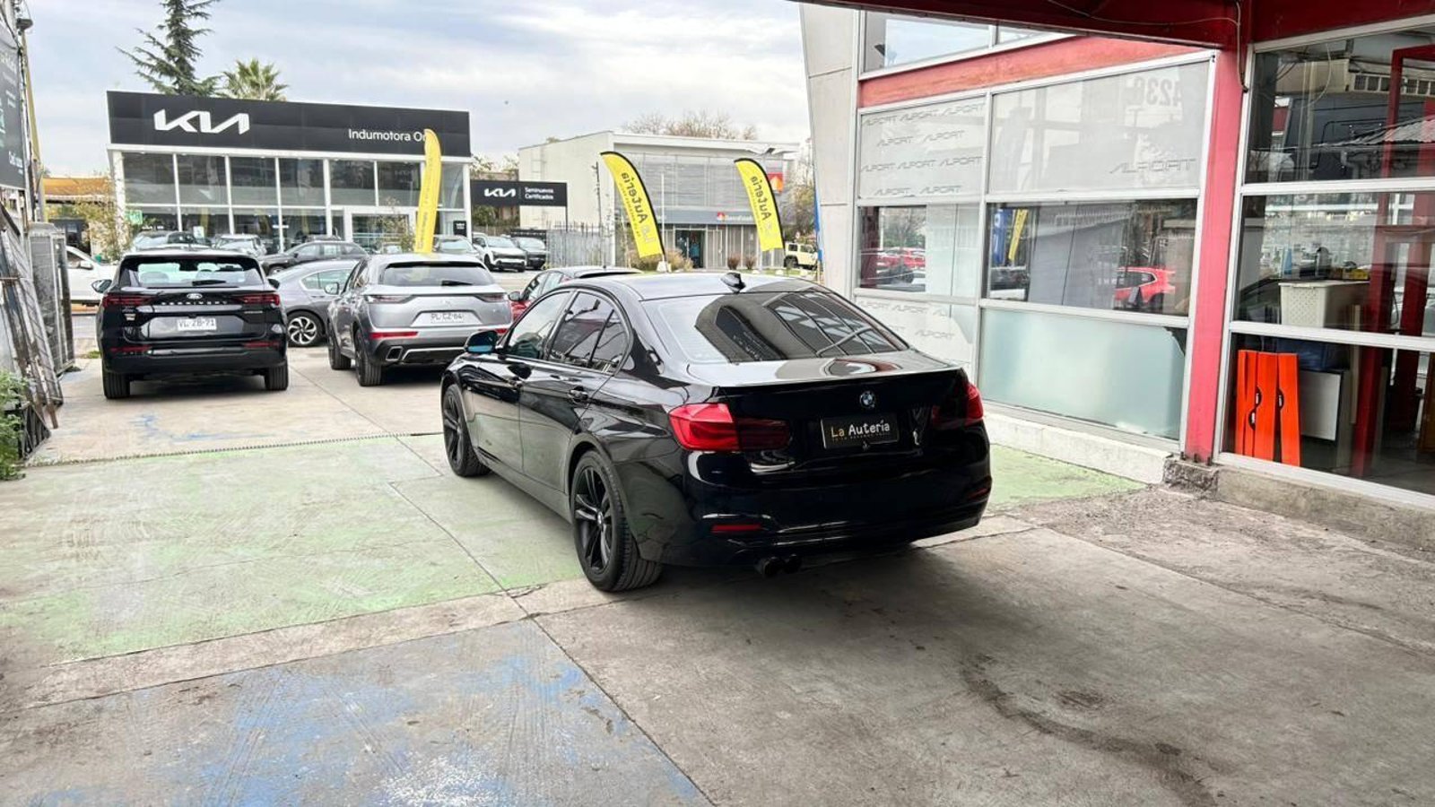BMW 320i 2017 - Imagen 4 de 20