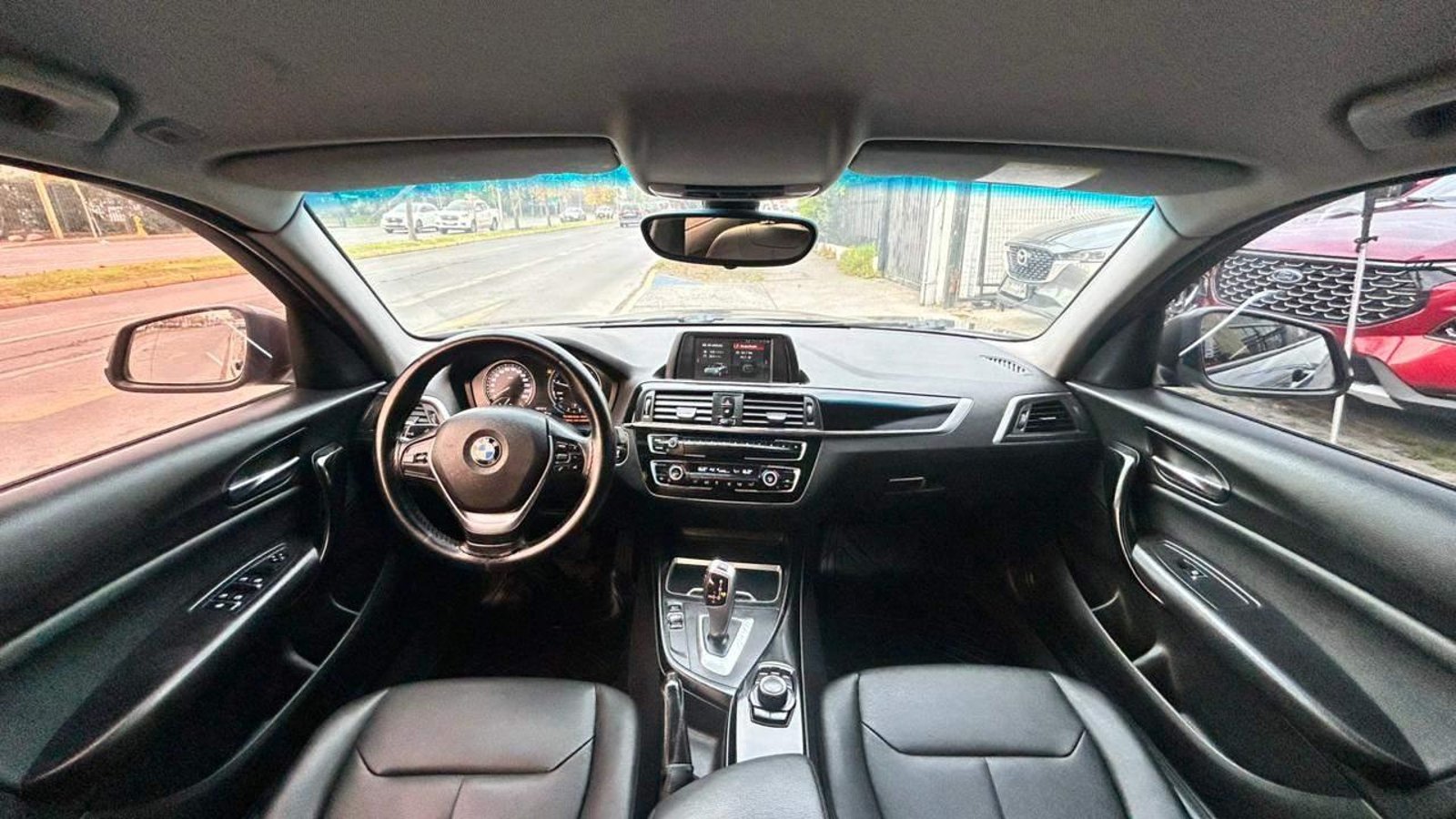 BMW 118I 2018 - Imagen 9 de 20