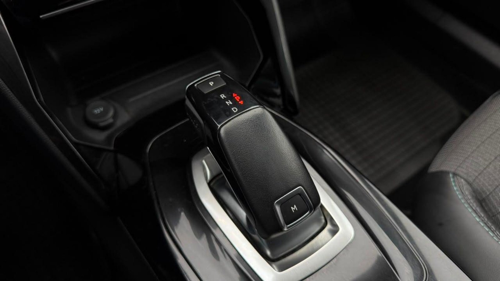Peugeot 2008 ALLURE 1.2 2022 - Imagen 15 de 20