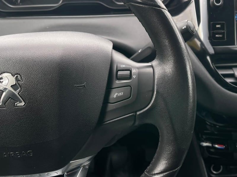 Peugeot 208 2016 - Imagen 12 de 16