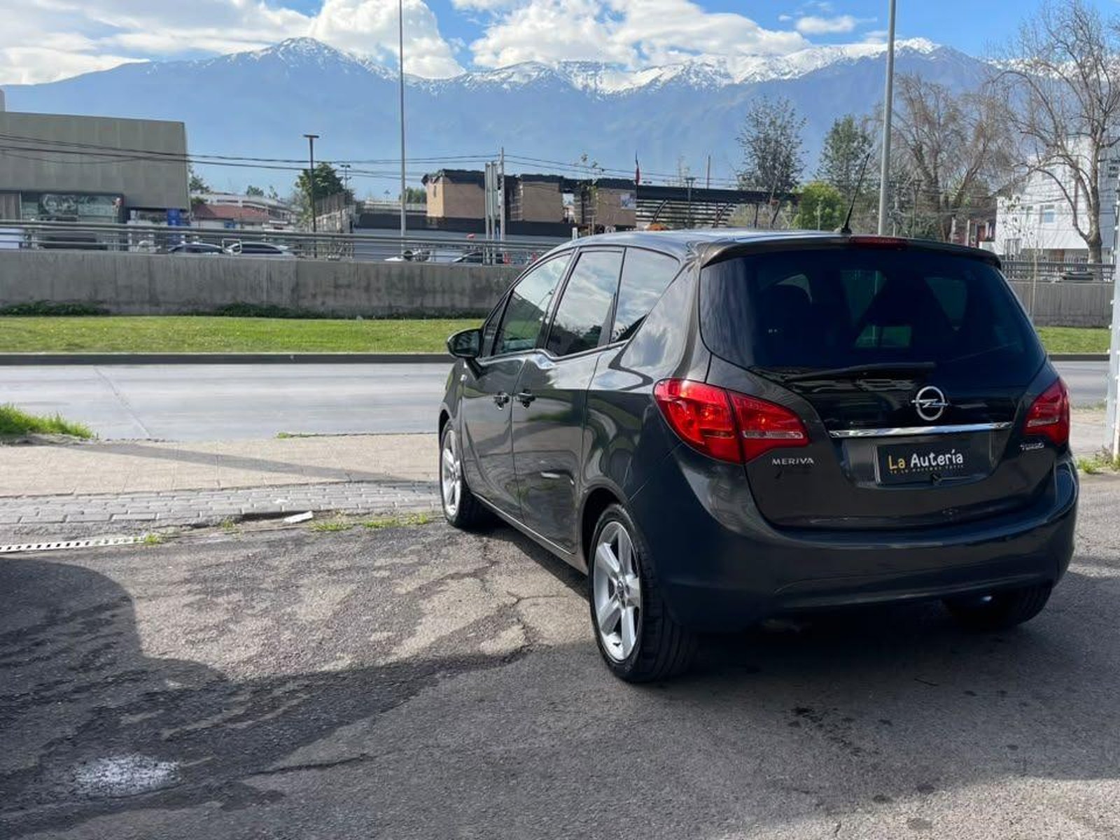 Opel MERIVA COSMO 1 4 AT 2017 - Foto 4 de 14
