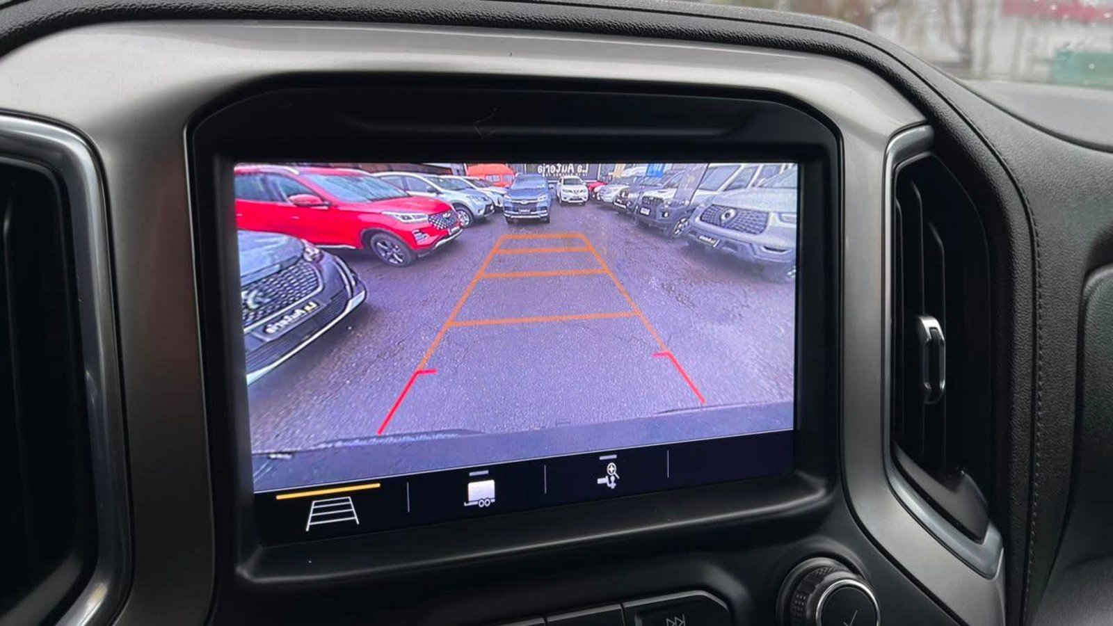 Chevrolet SILVERADO DCAB 5.3 AUT 2019 - Imagen 14 de 14
