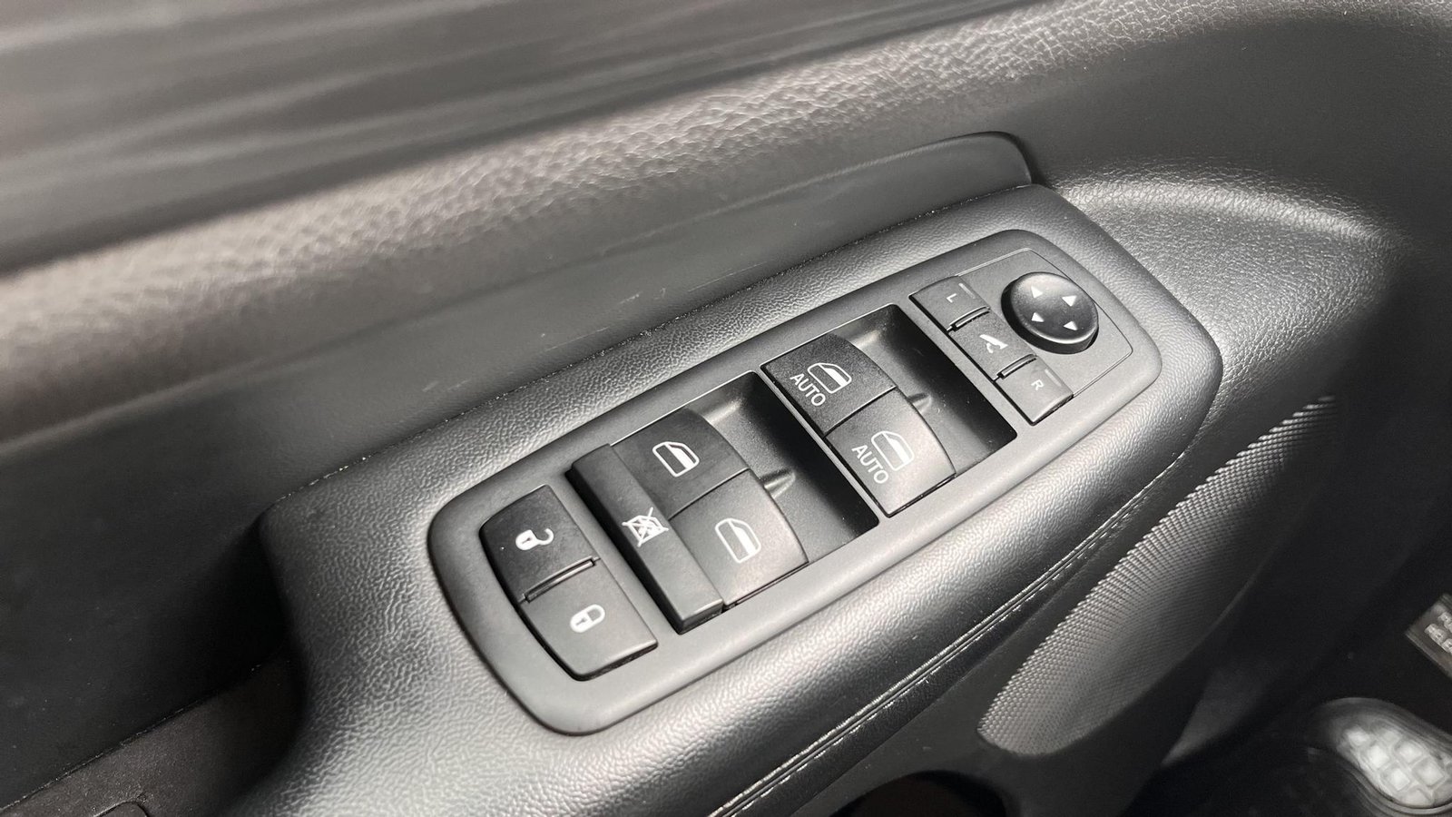 Jeep NEW GRAND CHEROKEE LAREDO 3.6 AUT 2021 - Imagen 15 de 15