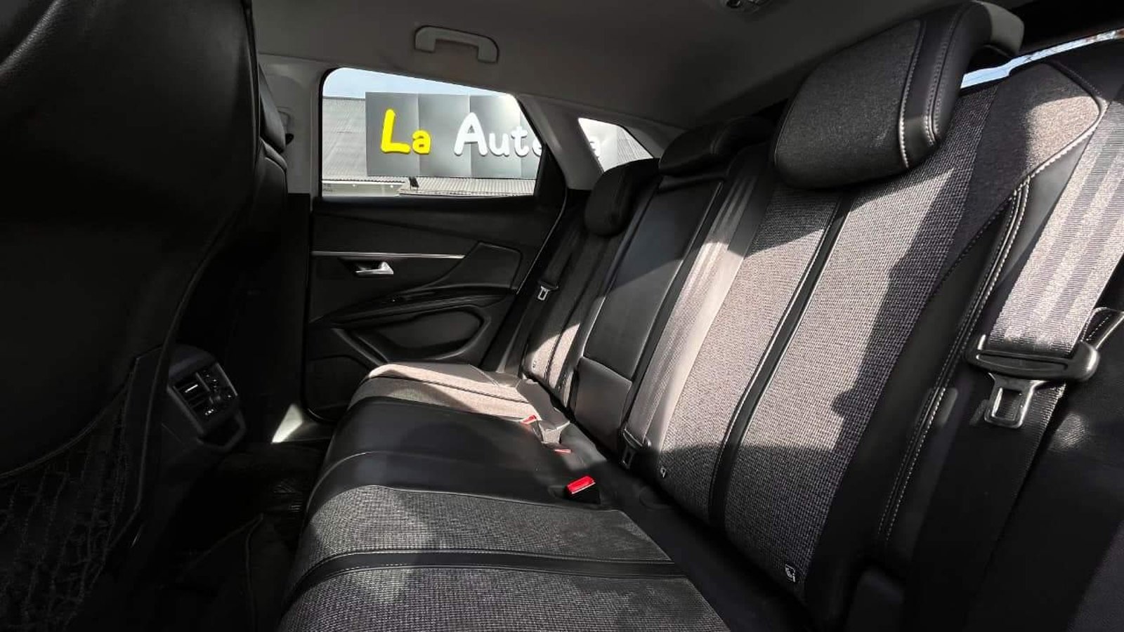 Peugeot 3008 2018 - Imagen 6 de 20