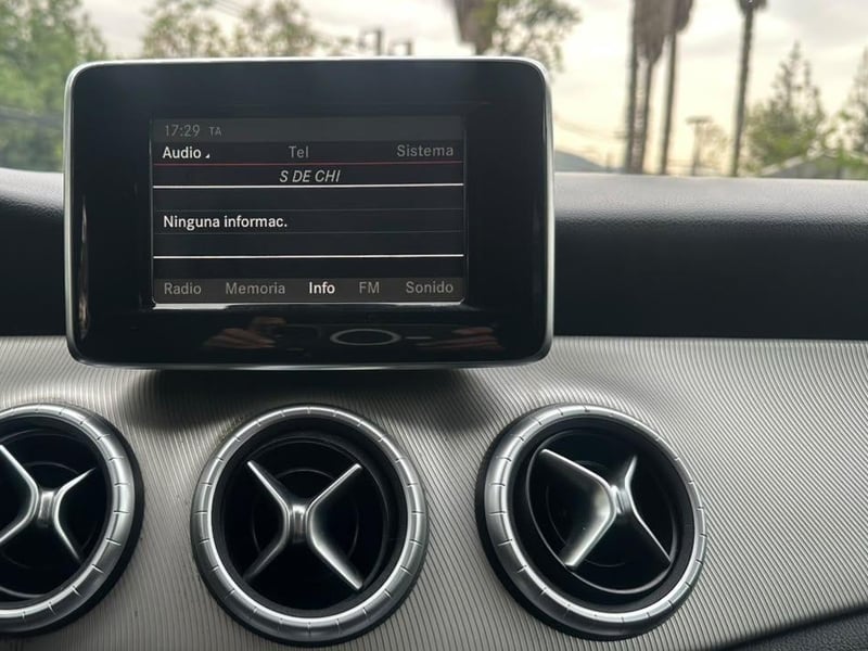 Mercedes-Benz CLA200 2013 - Imagen 9 de 20