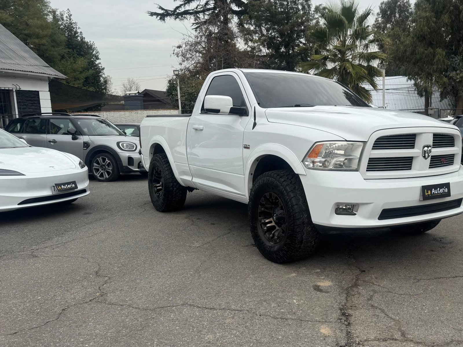 Dodge NEW RAM 5.7 2012 - Foto 2 de 20