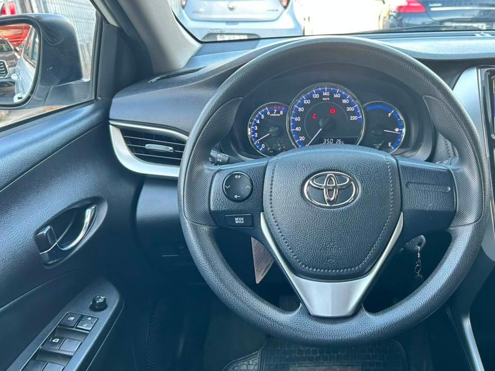 Toyota YARIS 2019 - Foto 5 de 20