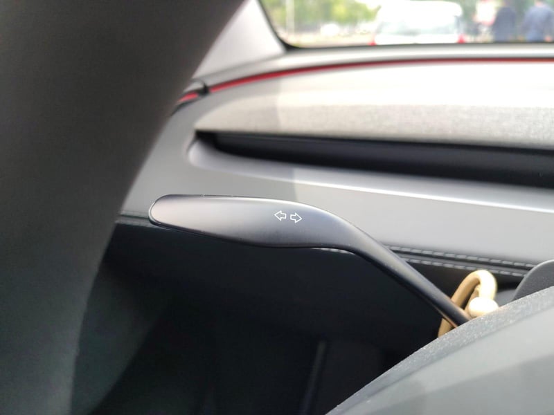 Tesla MODEL Y 2025 - Imagen 15 de 18