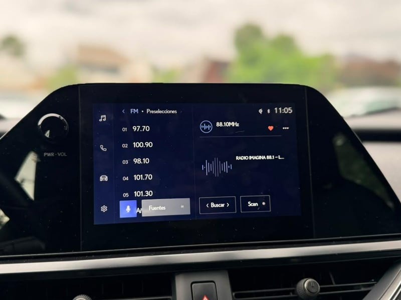 Lexus UX250H HATCH BACK 2.0 AUT 2023 - Imagen 11 de 20