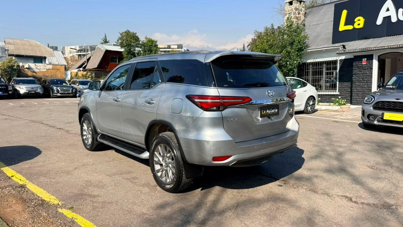 Toyota NEW FORTUNER SRX TDI 4X4 2.8 AUT 2022 - Imagen 3 de 20