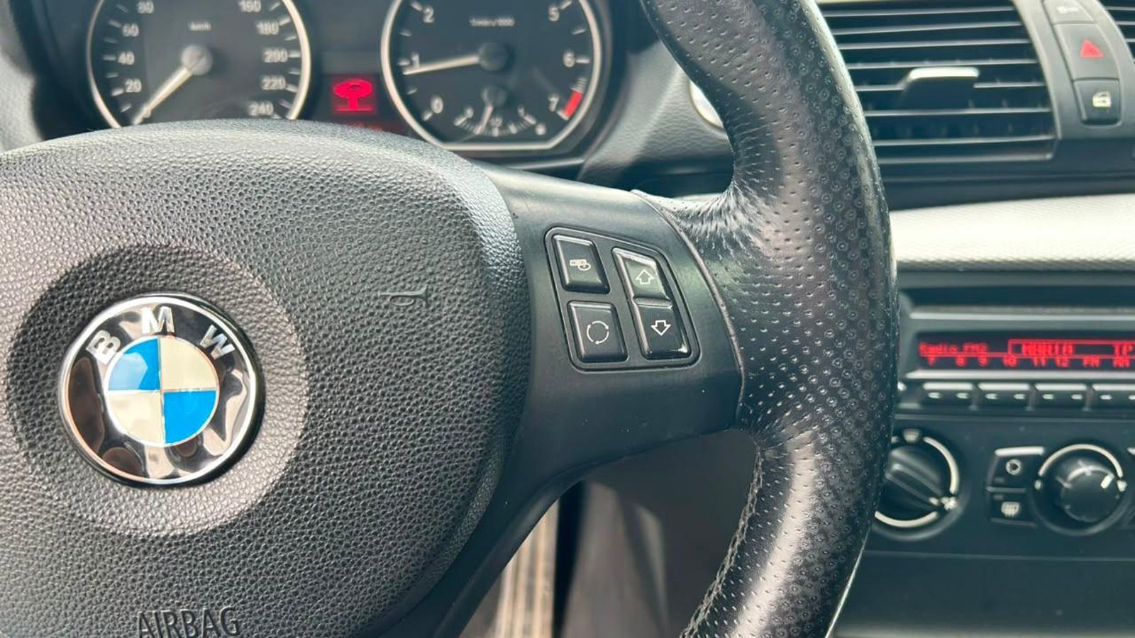 BMW 116I 2012 - Imagen 17 de 20