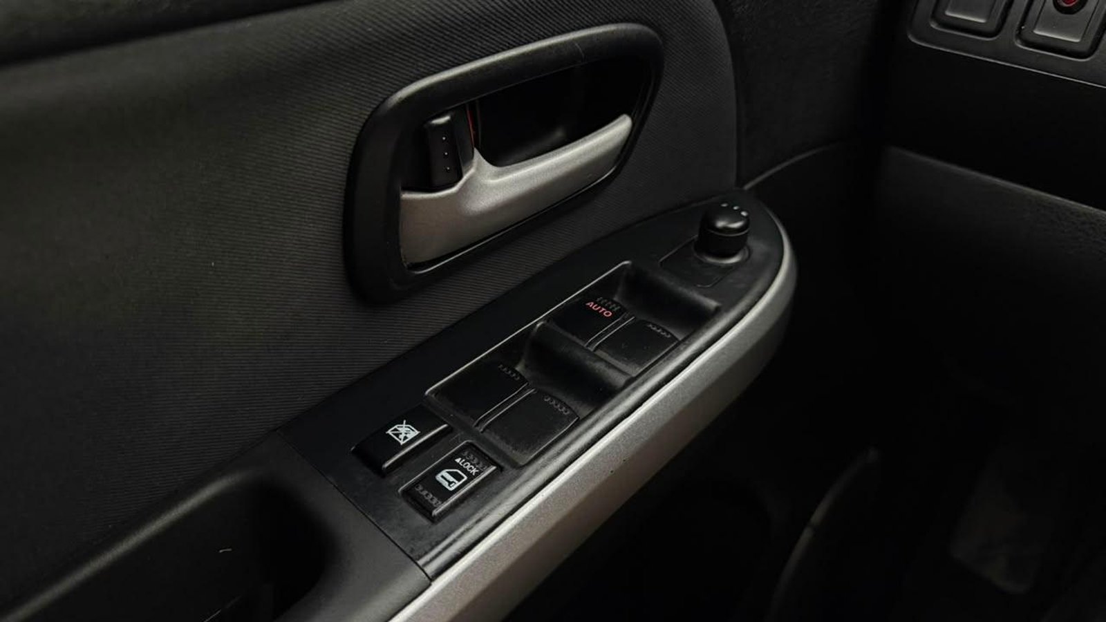 Suzuki GRAND NOMADE 2015 - Imagen 18 de 18