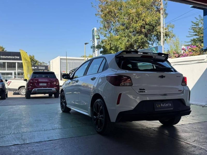 Chevrolet Onix Turbo 2024 - Imagen 4 de 18