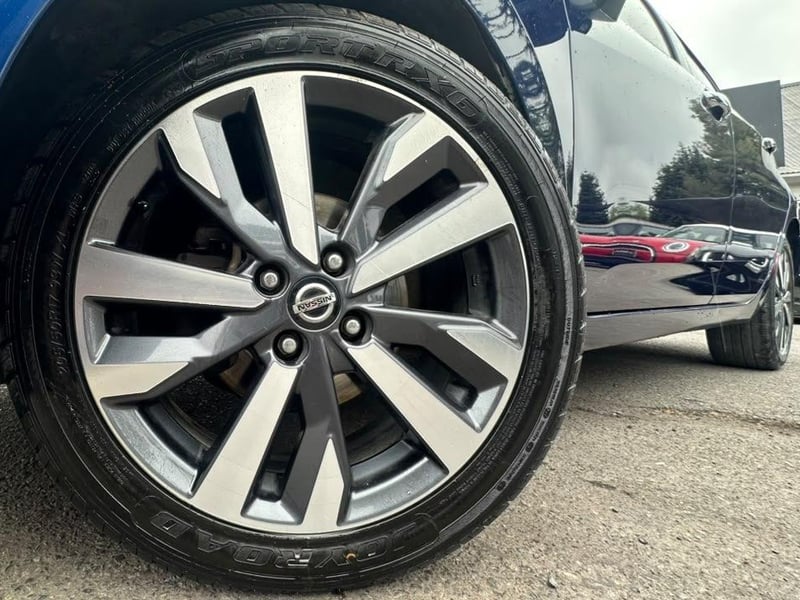 Nissan VERSA 2021 - Imagen 3 de 20