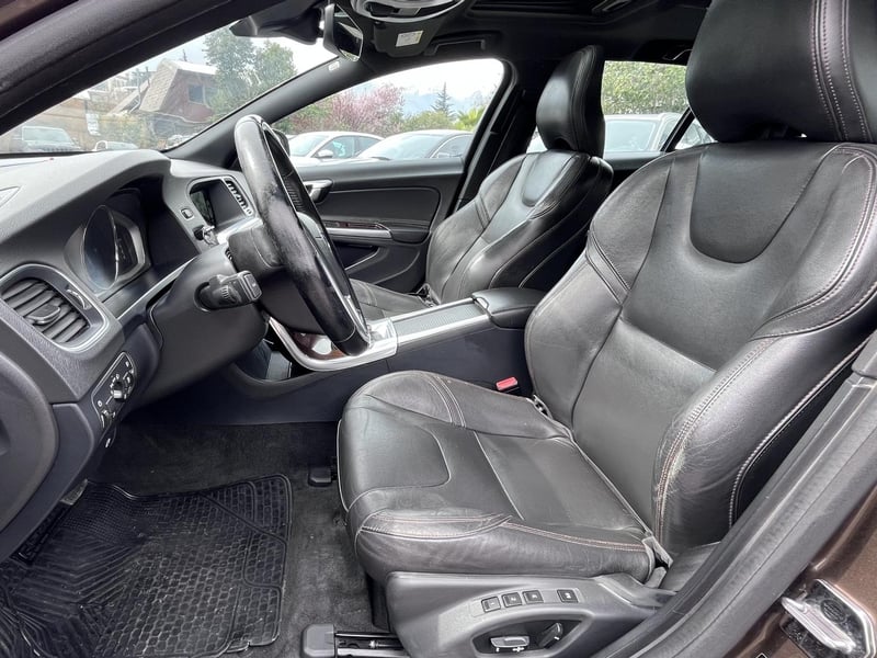 Volvo V60CC D4 LTD AWD 2.4 AUT 2016 - Imagen 16 de 19