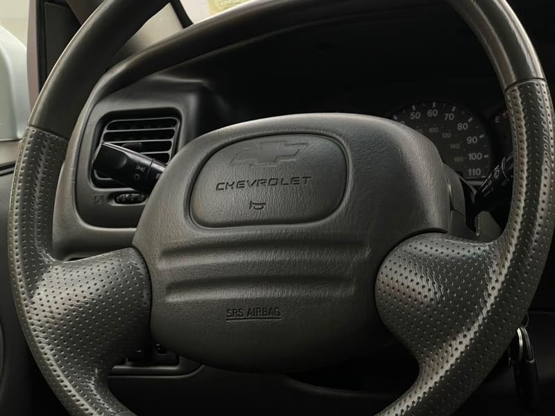 Suzuki Nomade 2003 - Imagen 13 de 15