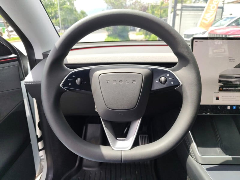 Tesla MODEL Y 2025 - Imagen 10 de 18