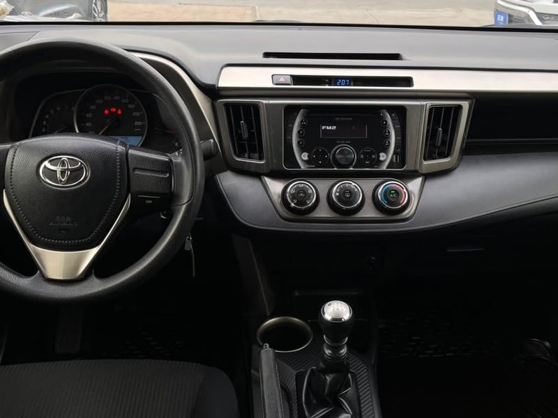 Toyota RAV4 2015 - Imagen 11 de 18