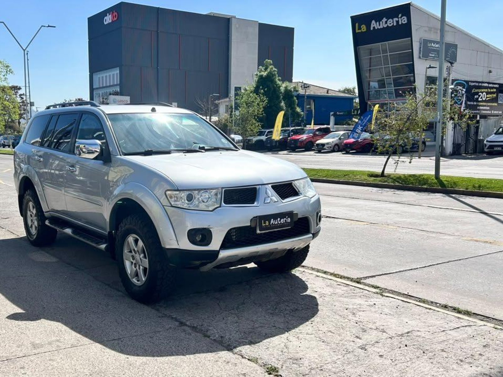 Mitsubishi MONTERO SPORT 2012 - Foto 2 de 20